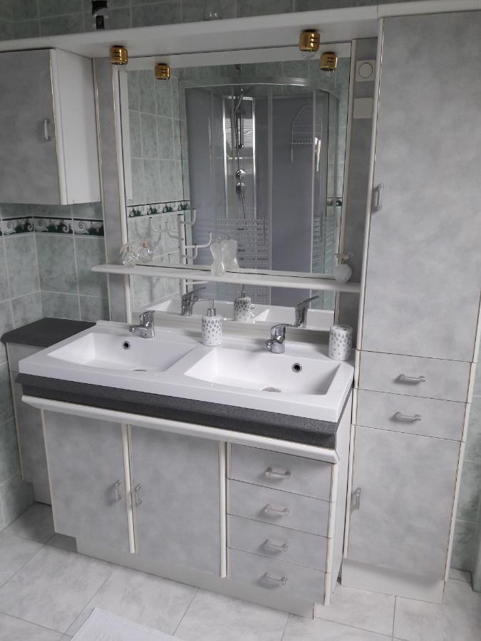 Chambres D'Hotes Regine La Gouesnière Екстериор снимка